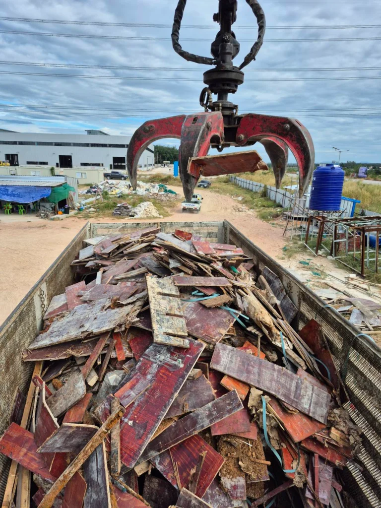 รถคีบอุตรดิตถ์