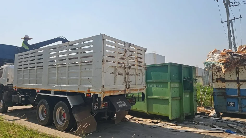 รถคีบอุตรดิตถ์